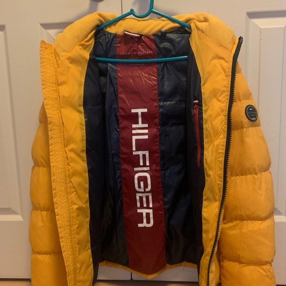 Tommy Hilfiger puffer coat - Picture 4 of 6